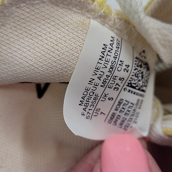 CONVERSE ALL STARS ButterYellow High-Top Sneakers Women's Size 7 - Picture 8 of 9